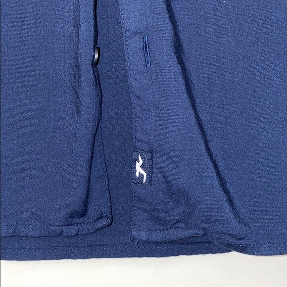 Button up - Picture 3 of 3